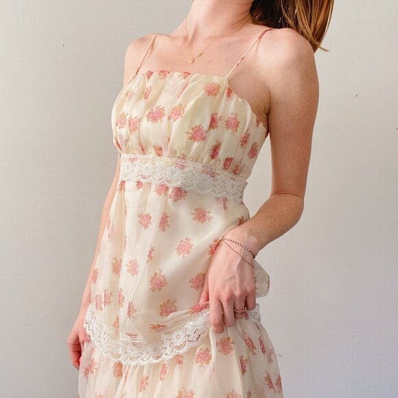 Vintage 1970's Cottage Core Cream Floral Lace Tiered Maxi Dress - Picture 2 of 7